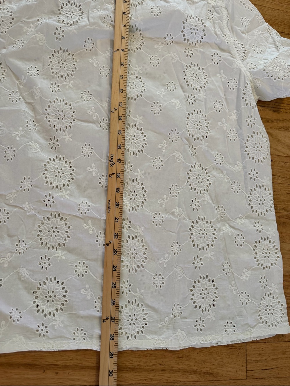 Karl Lagerfeld White Eyelet Button-Down Short-Sleeve Shirt - Picture 4 of 7